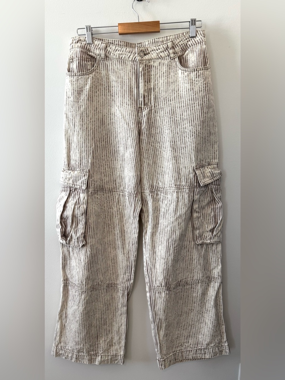 Altar’d State Ellis Pinstripe Wide Leg Cargo Jeans Cream Brown Size M